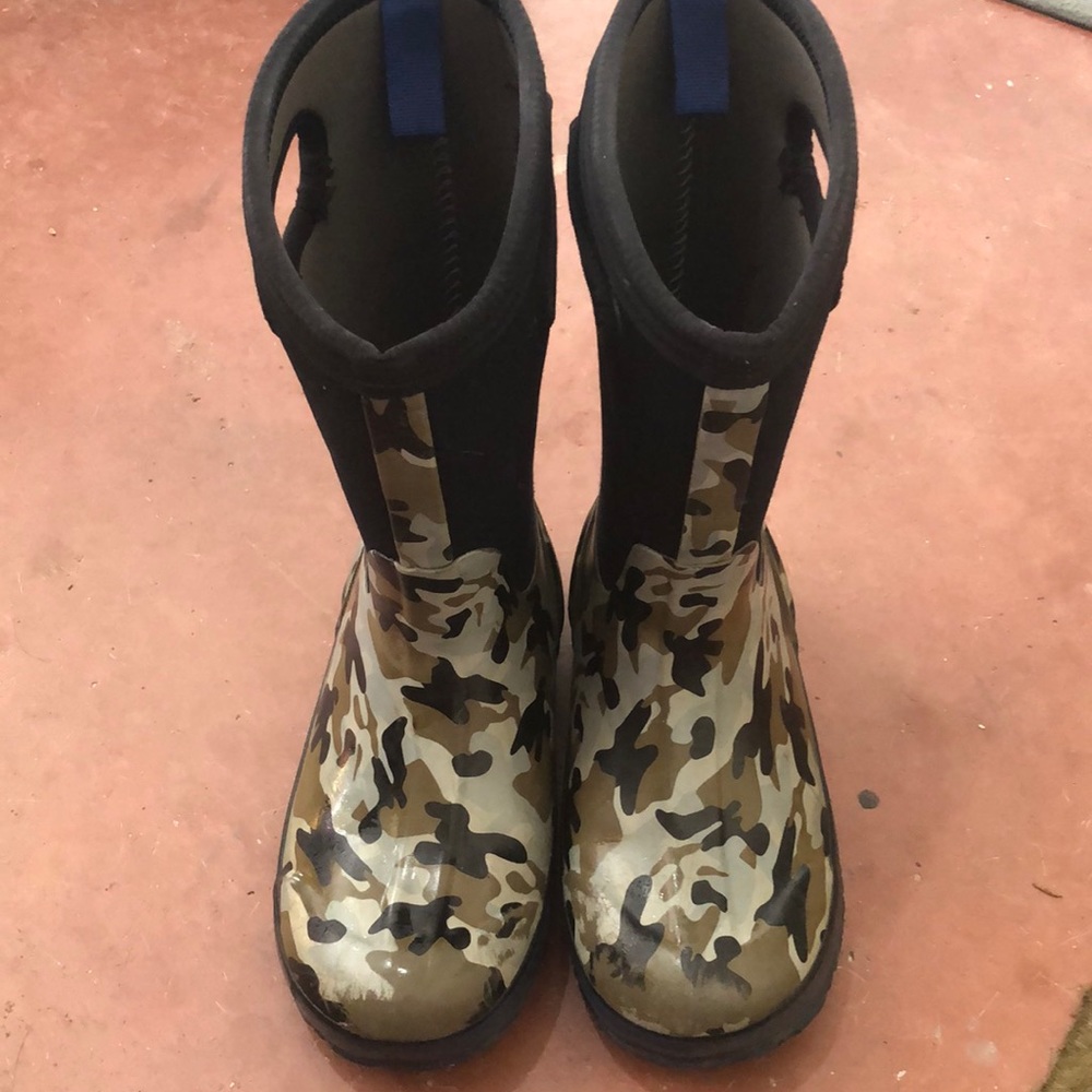 BOGS Youth Boots - size US 3